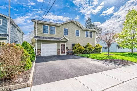 153 Howard Ave, Rochelle Park, NJ 07662