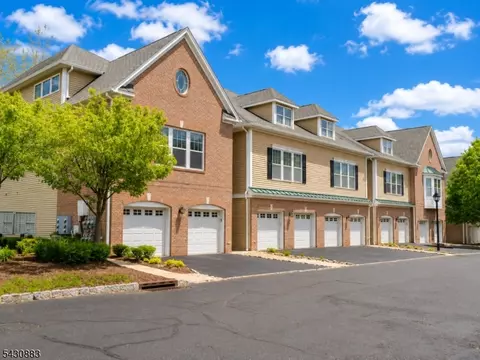 804 River Pl, Butler, NJ 07405