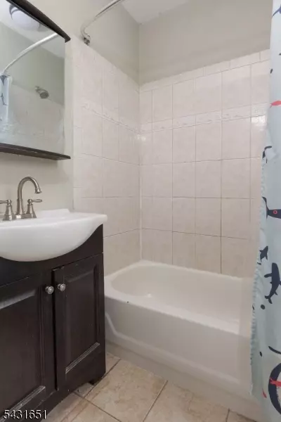 Bath - 16 E 19th St, Linden, NJ 07036 photo 2 of 2