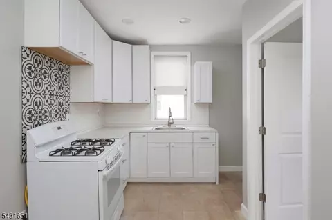 Entry Way - 16 E 19th St, Linden, NJ 07036 photo 5 of 9