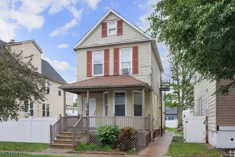 16 E 19th St, Linden, NJ 07036
