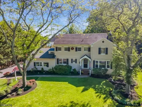 935 Minisink Way, Westfield, NJ 07090