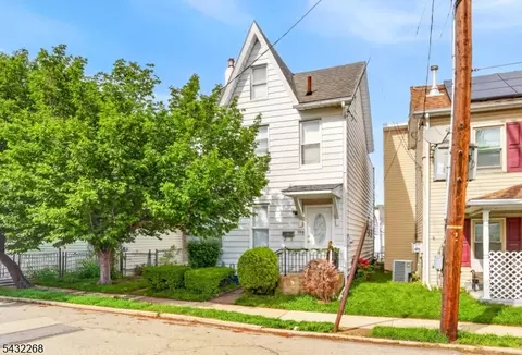 59 Railroad Ave, Phillipsburg, NJ 08865