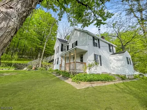 270 Macopin Rd, Bloomingdale, NJ 07403