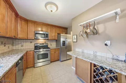 166 Vista Dr, Cedar Knolls, NJ 07927