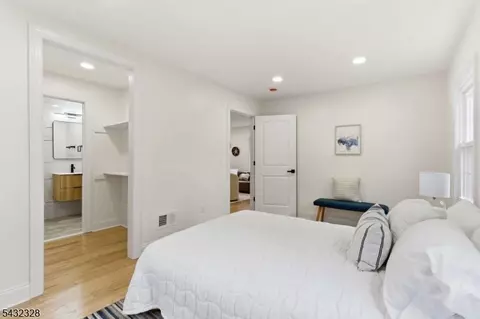 Bedroom - 474 Meisel Ave, Springfield, NJ 07081 photo 1 of 4