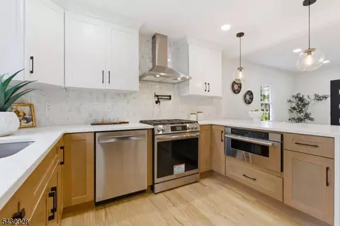 Kitchen - 474 Meisel Ave, Springfield, NJ 07081 photo 3 of 4