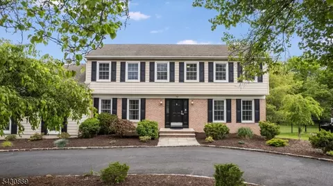 78 Forest Way, Morris Plains, NJ 07950