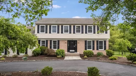 78 Forest Way, Morris Plains, NJ 07950