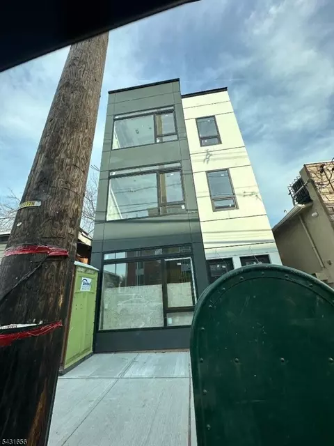 706 Bergen St, Newark, NJ 07108
