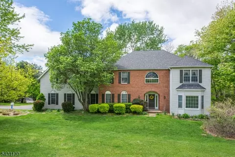 31 Richmond Hill Dr, Sparta, NJ 07871