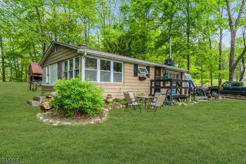 20 Plaza Dr, Newton, NJ 07860