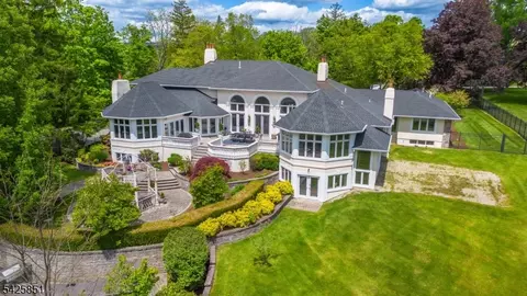 906 W End Dr, Newton, NJ 07860