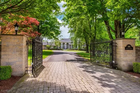 906 W End Dr, Newton, NJ 07860