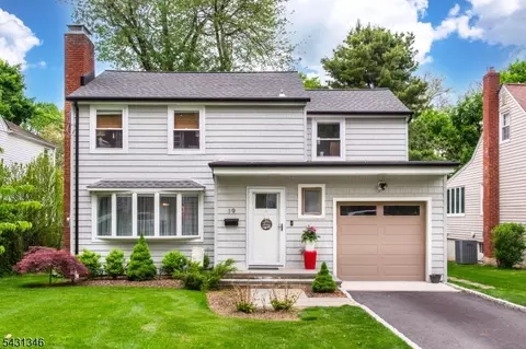 19 Plymouth Pl, Roseland, NJ 07068