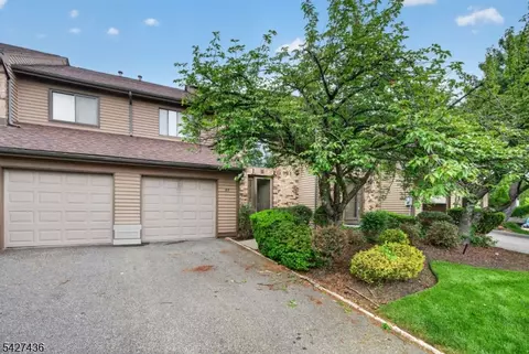 169 Castle Ridge Dr, East Hanover, NJ 07936