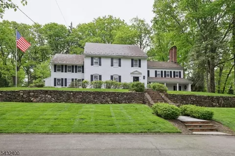 29 Gordon Rd, Essex Fells, NJ 07021