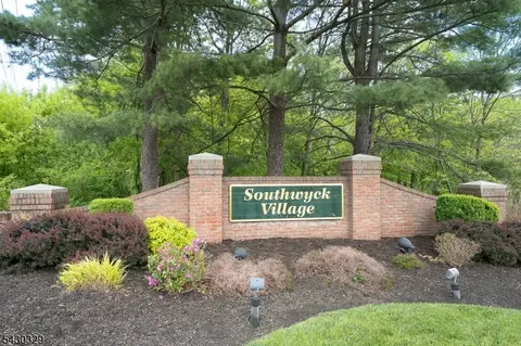 41 Wareham Ct, Scotch Plains, NJ 07076