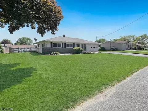 706 Rugby Rd, Phillipsburg, NJ 08865