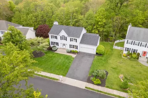 10 Golden Corner Way, Randolph, NJ 07869
