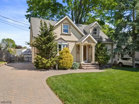 8 Garry St, Manville, NJ 08835