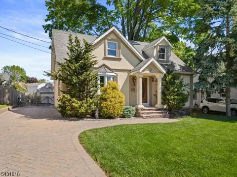 8 Garry St, Manville, NJ 08835