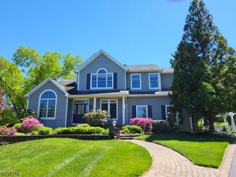 5 Pauma Valley Ct, Skillman, NJ 08558