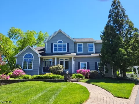 5 Pauma Valley Ct, Skillman, NJ 08558