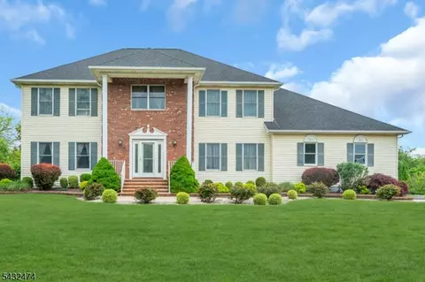 4 Harman Ct, Hillsborough, NJ 08844