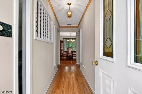 153 Ellen St, Somerset, NJ 08873