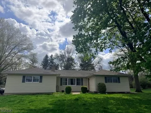 22 Wells Rd, Flemington, NJ 08822
