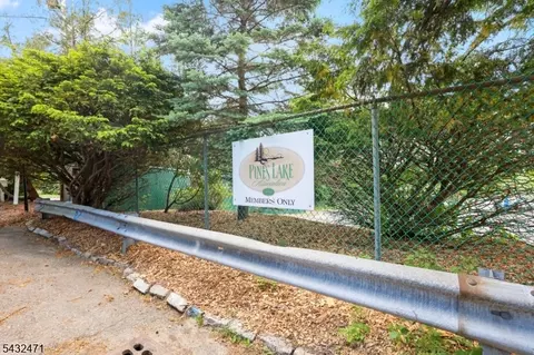 7 Pontiac Dr, Wayne, NJ 07470 photo 35