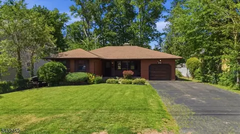212 Oxford Rd, Edison, NJ 08820