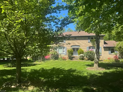 34 Sherwood Ln, Stirling, NJ 07980
