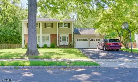 93 Summit Ct, Westfield, NJ 07090