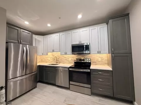 5319 Richmond Rd #319, West Milford, NJ 07480