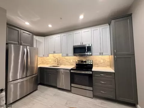 5319 Richmond Rd #319, West Milford, NJ 07480