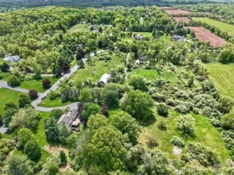 499 Edgewood Rd, Readington Twp, NJ 08889