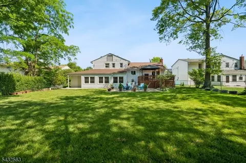 Exterior - 112 Pitt Rd, Springfield, NJ 07081 photo 8 of 8