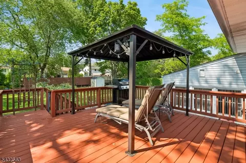 Exterior - 112 Pitt Rd, Springfield, NJ 07081 photo 4 of 8