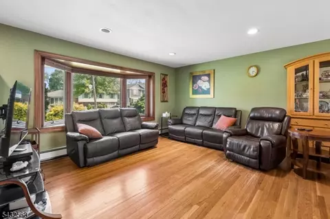 Living - 112 Pitt Rd, Springfield, NJ 07081 photo 1 of 3