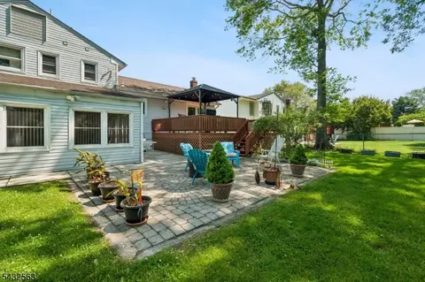 Exterior - 112 Pitt Rd, Springfield, NJ 07081 photo 6 of 8