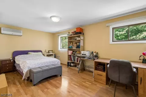 Bedroom - 112 Pitt Rd, Springfield, NJ 07081 photo 5 of 5