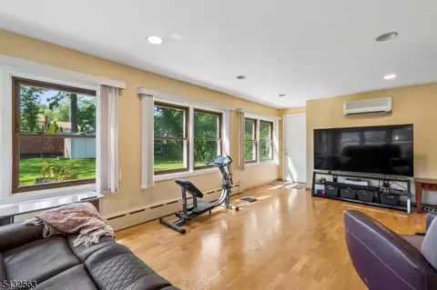 Living - 112 Pitt Rd, Springfield, NJ 07081 photo 3 of 3