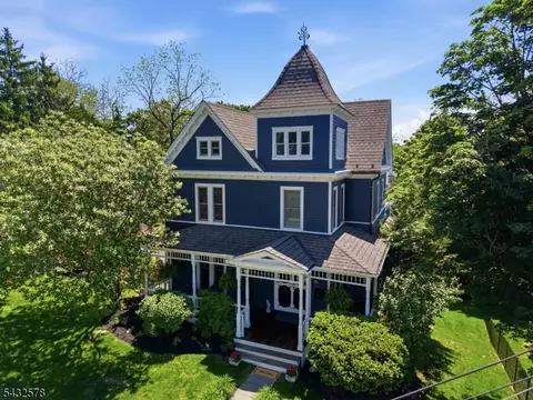 100 Center St, Clinton, NJ 08809