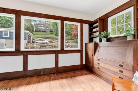 Entry Way - 497 Windemere Ave, Mount Arlington, NJ 07856 photo 5 of 8