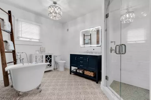 Bath - 497 Windemere Ave, Mount Arlington, NJ 07856 photo 1 of 6