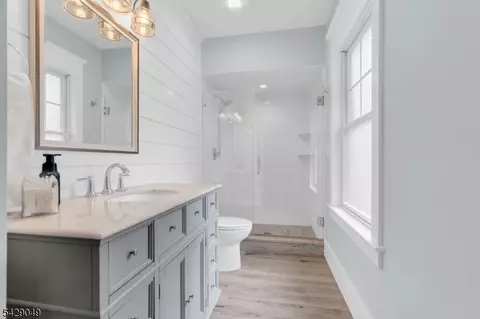Bath - 497 Windemere Ave, Mount Arlington, NJ 07856 photo 4 of 6