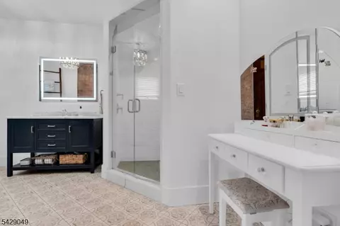 Bath - 497 Windemere Ave, Mount Arlington, NJ 07856 photo 3 of 6