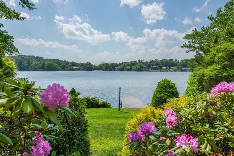 174 Pines Lake Dr E, Wayne, NJ 07470 photo 19